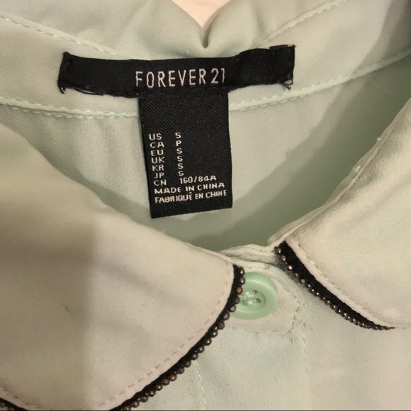 Sleeveless Blouse - Picture 3 of 4